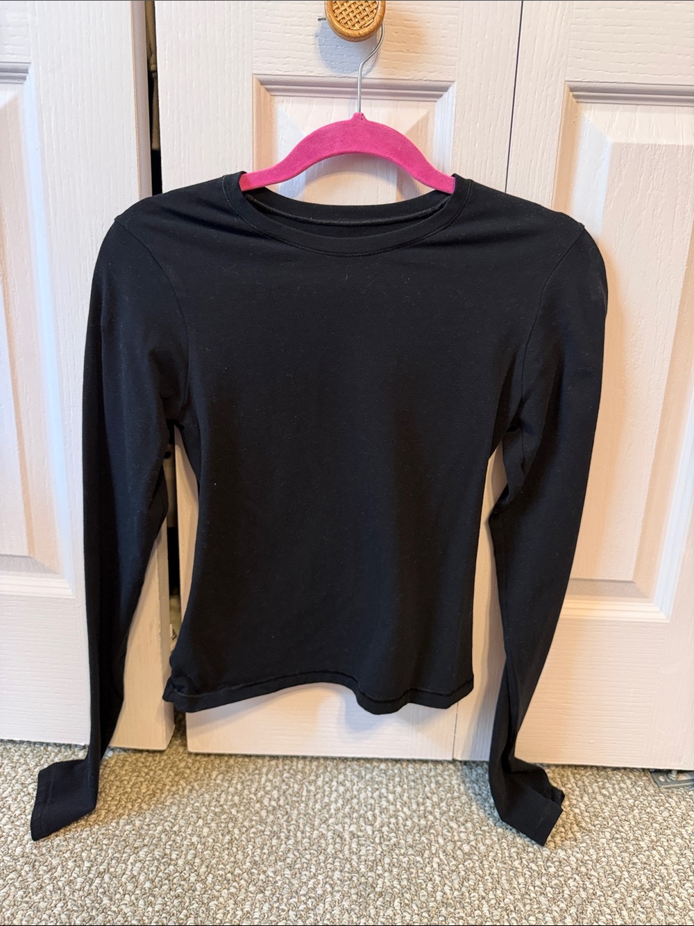 Quince Black Long-Sleeve Crewneck Top - Classic Minimal